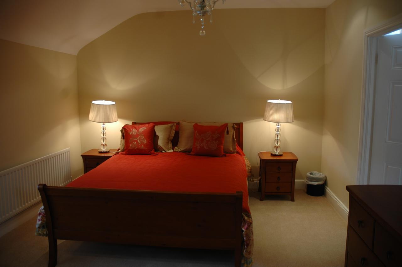 Moyvalley Hotel Self Catering Cottages Экстерьер фото