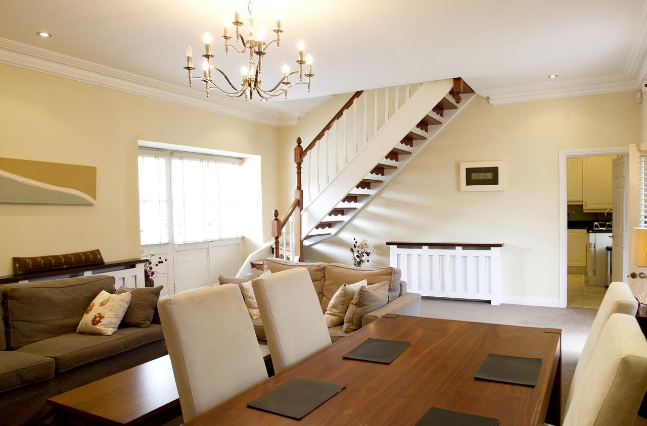 Moyvalley Hotel Self Catering Cottages Экстерьер фото