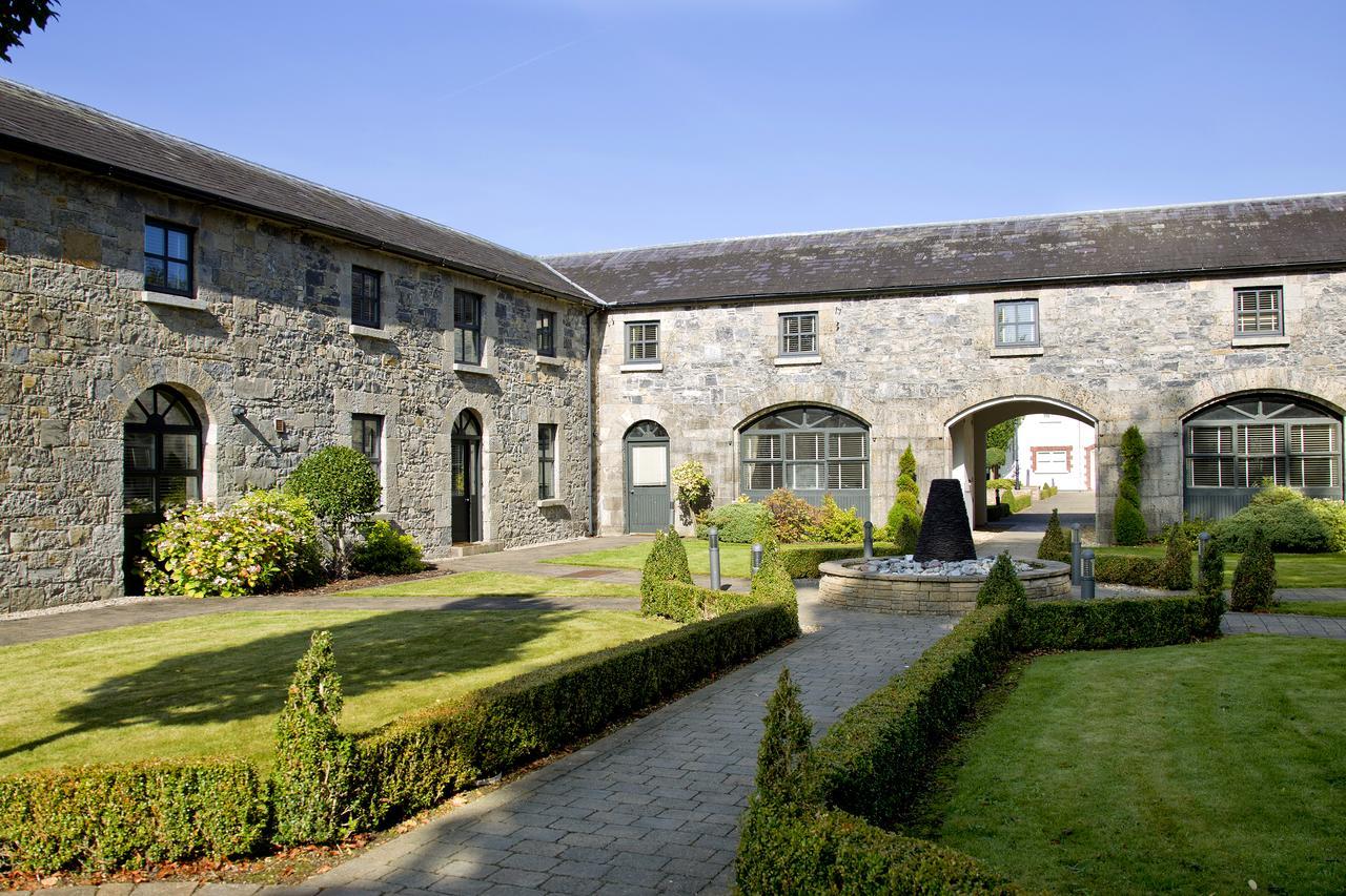 Moyvalley Hotel Self Catering Cottages Экстерьер фото